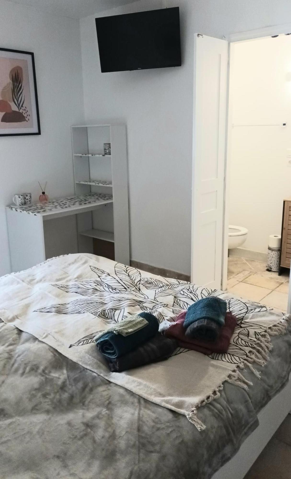 Chambres D'Hotes & Jacuzzi - A L'Ombre Des Amandiers Saint-Martin-dʼArdèche Екстериор снимка